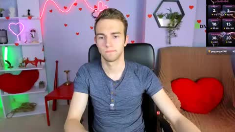 astren online show from April 16, 5:52 am