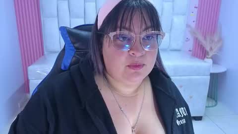 Snapshot of astrid1_s chatting on March 3, 3:34 am astrid1_s online show from March 3, 3:34 am