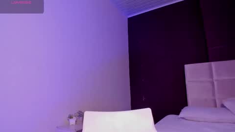 Astrid online show from March 28, 1:38 am