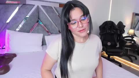 Astrid  online show from March 14, 3:45 am