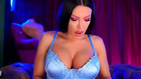 Astrid online show from February 23, 8:06 pm