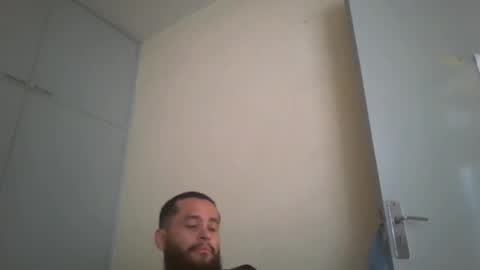 Snapshot of astro_boy_01 chatting on May 31, 9:05 pm astro_boy_01 online show from May 31, 9:05 pm