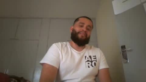 Snapshot of astro_boy_01 chatting on June 18, 12:00 am astro_boy_01 online show from June 18, 12:00 am