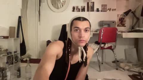 Snapshot of astrodoll chatting on December 18, 11:40 pm Astro Doll online show from December 18, 11:40 pm