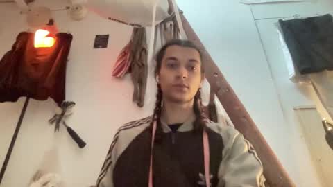 Snapshot of astrodoll chatting on December 20, 1:22 pm Astro Doll online show from December 20, 1:22 pm