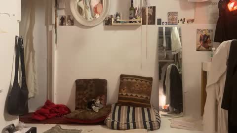 Snapshot of astrodoll chatting on January 31, 6:47 pm Astro Doll online show from January 31, 6:47 pm