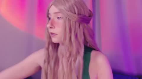 Snapshot of astromy chatting on December 29, 5:54 pm Bonnie online show from December 29, 5:54 pm