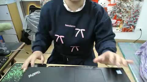 Snapshot of asuka_9x chatting on December 22, 10:40 pm asuka_9x online show from December 22, 10:40 pm