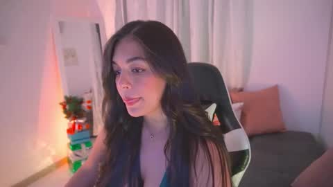 Snapshot of atena676 chatting on January 8, 12:24 am atena676 online show from January 8, 12:24 am