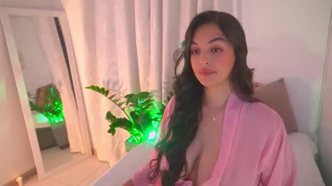 Snapshot of atena676 chatting on March 5, 1:12 am atena676 online show from March 5, 1:12 am