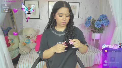 sofia online show from December 6, 10:41 pm