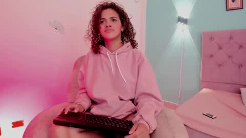 Snapshot of atenajb chatting on January 9, 9:16 pm ATENA online show from January 9, 9:16 pm