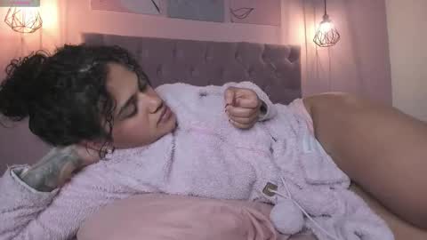 Snapshot of atenajb chatting on October 20, 8:26 am ATENA online show from October 20, 8:26 am