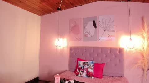 Snapshot of atenajb chatting on November 25, 3:28 am ATENA online show from November 25, 3:28 am