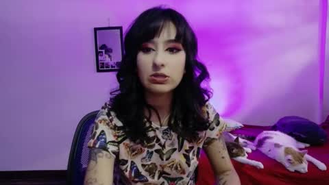 Atenea online show from April 4, 8:06 pm