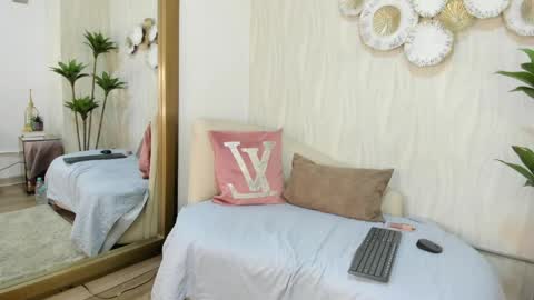 atenea_rouse online show from April 13, 11:37 am