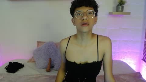 Atenea online show from May 13, 1:30 pm