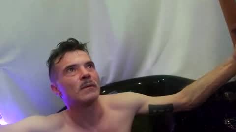 Snapshot of athandrew chatting on October 21, 7:14 pm jonnyandrew online show from October 21, 7:14 pm