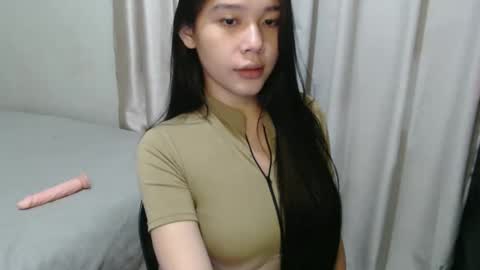 Snapshot of atheena_charm chatting on January 5, 2:19 pm Athena online show from January 5, 2:19 pm
