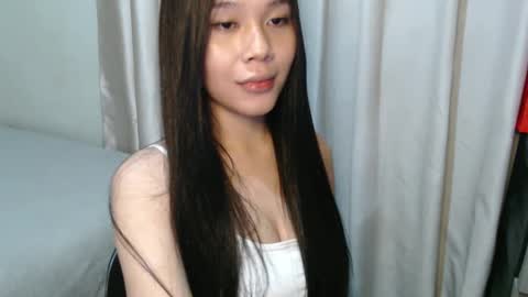 Snapshot of atheena_charm chatting on January 13, 7:10 pm Athena online show from January 13, 7:10 pm