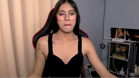 Snapshot of athenaheart chatting on February 9, 3:34 pm Ady online show from February 9, 3:34 pm