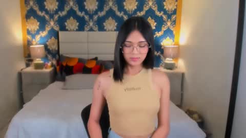 Snapshot of athenaheart chatting on March 3, 6:37 am Ady online show from March 3, 6:37 am