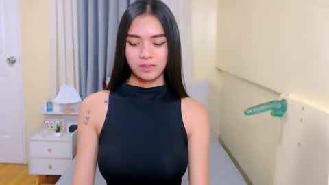 Snapshot of athenaheart chatting on February 15, 7:51 am Ady online show from February 15, 7:51 am