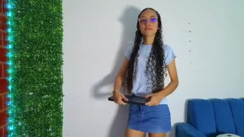 Athenea online show from April 4, 8:06 pm