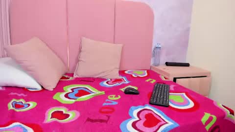 Snapshot of atheneaandsparthano chatting on June 13, 11:02 pm Athenea online show from June 13, 11:02 pm