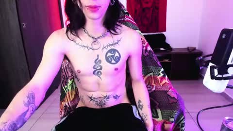 Snapshot of atheneoo_ chatting on May 2, 7:02 am athenauwu online show from May 2, 7:02 am