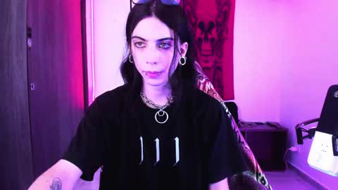 Snapshot of atheneoo_ chatting on May 19, 7:37 am athenauwu online show from May 19, 7:37 am