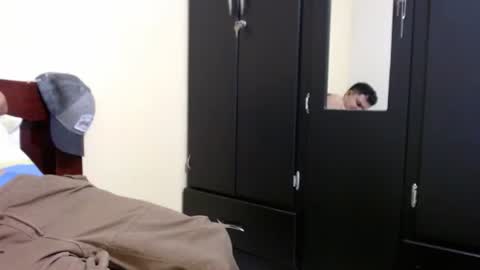 Robin online show from December 19, 3:02 am