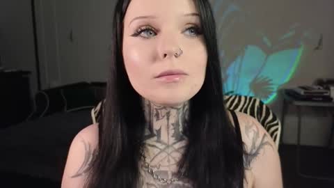 Snapshot of atomic_ketchup chatting on November 5, 5:40 am online every day between 10am-23pm online show from November 5, 5:40 am