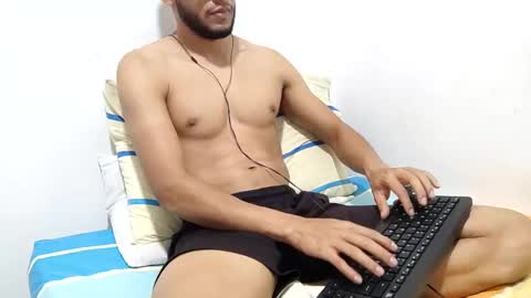 Snapshot of atorres21 chatting on February 5, 3:45 am Torres online show from February 5, 3:45 am