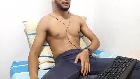 Snapshot of atorres21 chatting on February 20, 6:35 pm Torres online show from February 20, 6:35 pm