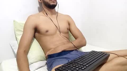 Snapshot of atorres21 chatting on October 3, 3:03 am Torres online show from October 3, 3:03 am