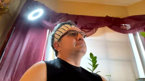 atozzzz online show from November 15, 5:42 pm