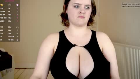 Audrey Jacq online show from April 8, 6:52 pm