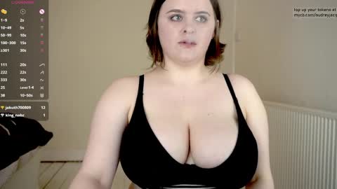 Audrey Jacq online show from April 17, 4:10 pm