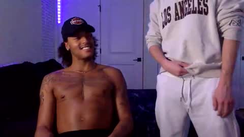 augiexrated online show from February 2, 4:33 am