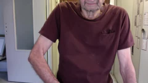 auguste061400 online show from December 13, 9:24 am