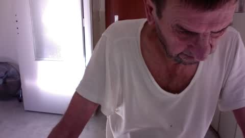 Snapshot of auguste688483 chatting on February 5, 9:03 am auguste688483 online show from February 5, 9:03 am