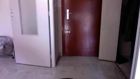 Snapshot of auguste688483 chatting on February 21, 9:32 am auguste688483 online show from February 21, 9:32 am