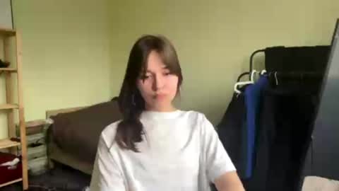 Mari online show from April 7, 1:33 pm