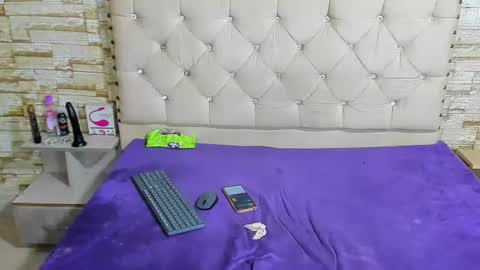 Monii Yi online show from January 4, 9:54 am