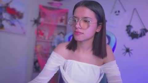 Snapshot of aura_rouss chatting on October 31, 1:28 am aura_rouss online show from October 31, 1:28 am