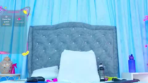 Aura online show from October 9, 7:23 pm