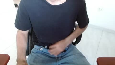 Snapshot of aureliv1 chatting on June 25, 10:25 pm Aureliano online show from June 25, 10:25 pm