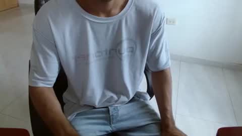 Snapshot of aureliv1 chatting on July 12, 10:01 pm Aureliano online show from July 12, 10:01 pm