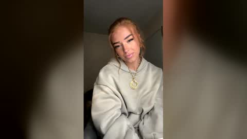 Snapshot of auriamist chatting on February 11, 4:50 am auriamist online show from February 11, 4:50 am